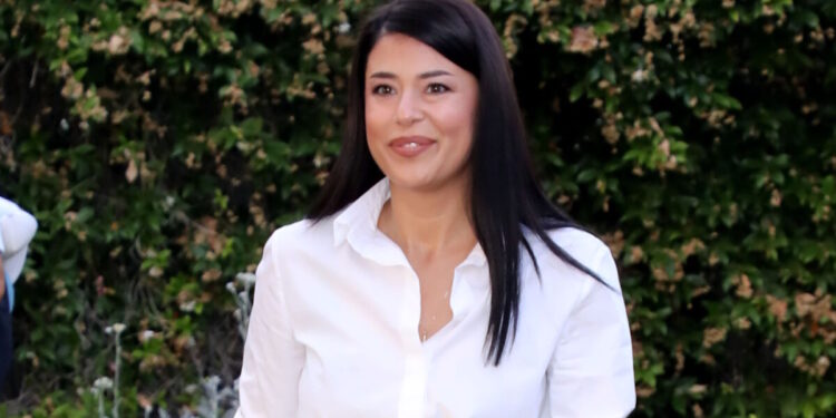 Αφροδίτη Λατινοπούλου: «Δεν κάνω πολύ photoshop – Ο Βελόπουλος είναι μπάρμπας που με χαρακτήρισε βίζιτα»