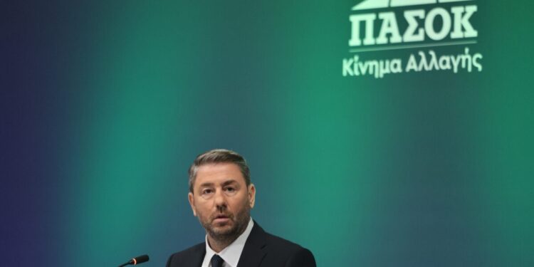 ΠΑΣΟΚ: Αλλαγές στο γραφείο του έκανε ο Νίκος Ανδρουλάκης – Ο Γιώργος Παπαβασιλείου νέος διευθυντής
