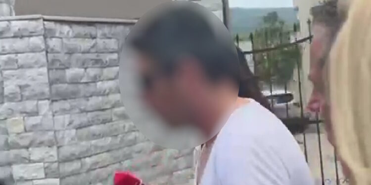 Άνοιξη: Σκηνές φρίκης στο σπίτι της οικογένειας που δέχθηκε επίθεση με ρόπαλο από τον 31χρονο – «Υπήρχαν αίματα, η 74χρονη υπέφερε»