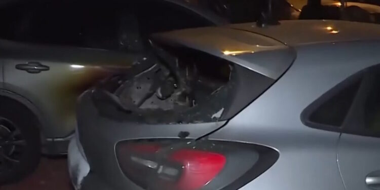 Πυρκαγιά σε αντιπροσωπεία αυτοκινήτων στο Πολύγωνο