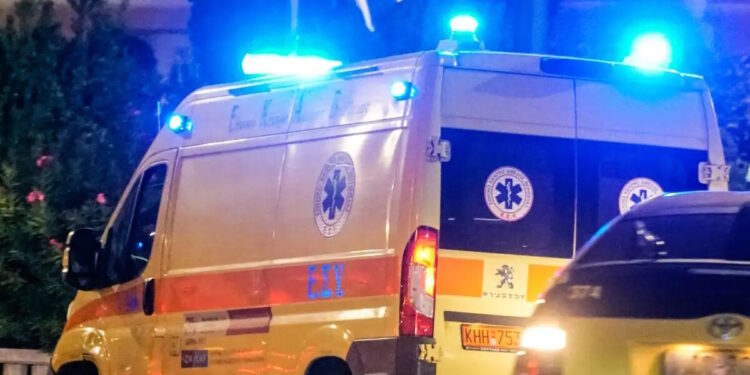 Νέα Πέραμος: Νεκρός οδηγός μηχανής – Έπεσε πάνω σε σταματημένο φορτηγό