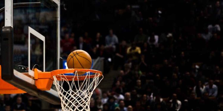 Ζωντανές στρατηγικές στοιχημάτων σε ποδόσφαιρο και μπάσκετ