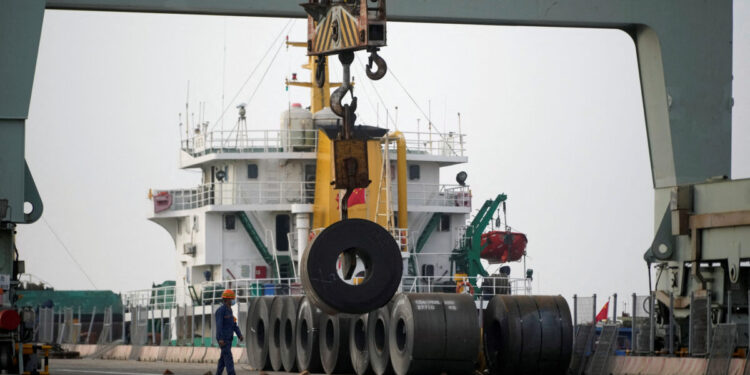 Η Κίνα επιβάλει ειδικά λιμενικά τέλη στα αμερικανικά πλοία που φτάνουν στα λιμάνια της