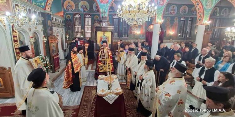 Ο Εσπερινός του Ευαγγελιστού Λουκά στην Κάτω Μακρυνού (φωτο)