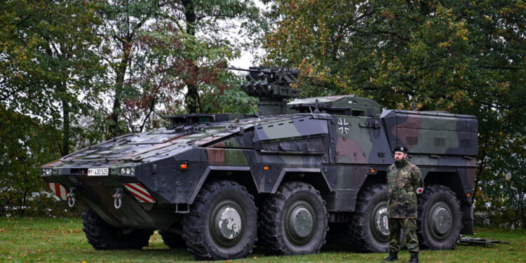 Κάζακς (ΕΚΤ): Η Ευρώπη πρέπει να εξετάσει τον κοινό αμυντικό προϋπολογισμό