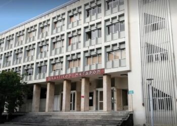 Αγρίνιο: Συνελήφθη στην είσοδο του Δικαστικού Μεγάρου γιατί είχε πάνω του χασίς