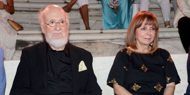 Συγκινεί η Κατερίνα Σακελλαροπούλου: «Είδα τον Διονύση Σαββοπούλο χθες πριν πεθάνει» – «Ήταν πολύ γλυκός και ήρεμος»