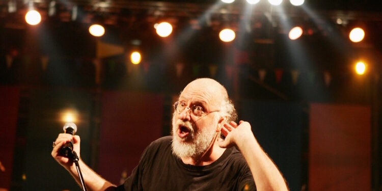 Διονύσης Σαββόπουλος: Οι πολίτες αποχαιρετούν τον σπουδαίο τραγουδοποιό – «Ένας άνθρωπος που μπορούσε να ενώσει τους Έλληνες»