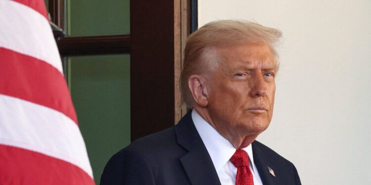 Ο Τραμπ απειλεί Ινδία και Πακιστάν με δασμούς 250% για να τερματίσουν τις συγκρούσεις