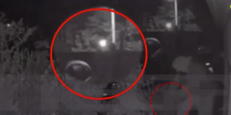 Δροσιά: «Έβγαλε ένα πιστόλι και τον πυροβόλησε μπροστά μας άλλες τρεις φορές» λέει ο μάρτυρας με τον φακό