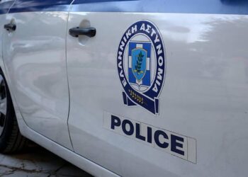 Αγρίνιο: Βρέθηκαν πέντε μαχαίρια στο αυτοκίνητό του και συνελήφθη