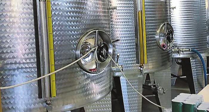 Φουλάρουν οι Άγιοι Απόστολοι για συνεχείς δημοπρασίες