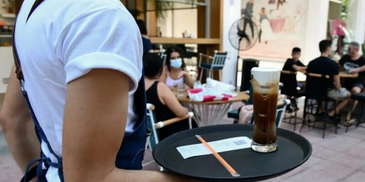 Νέο εργασιακό νομοσχέδιο: Τι αλλάζει με το 13ωρο, τις υπερωρίες και τη μερική απασχόληση