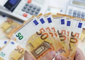 Συνήγορος του Πολίτη: Ανά έτος η φορολόγηση των αναδρομικών από μισθούς και συντάξεις