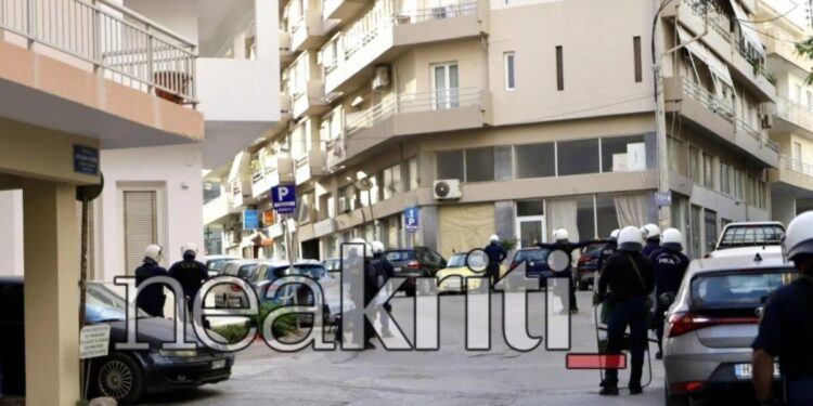 Ηράκλειο – Κατάληψη «Ευαγγελισμός»: Οι κατηγορίες που αποδίδονται στους έξι συλληφθέντες για την επίθεση στον Μάκη Βορίδη