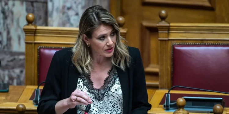 Άννα Ευθυμίου: Έρχεται ενιαιοποίηση των νομοθετικών διατάξεων για τη συνταξιοδότηση των συγγενών ατόμων με αναπηρία