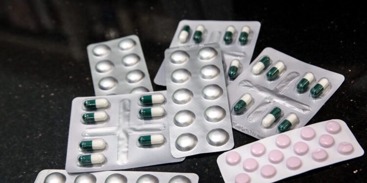 Ο ΕΟΦ προειδοποιεί: Αντιμυκητιασικό φάρμακο μπορεί να αποτύχει σε ασθενείς με τεχνητό νεφρό