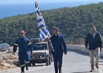 Γαύδος: Για πρώτη φορά η παρέλαση της 28ης Οκτωβρίου δεν είχε μαθητές – Στρατός και κάτοικοι ύψωσαν τη σημαία ψηλά