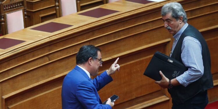 Άδωνις Γεωργιάδης – Παύλος Πολάκης: Νέα κόντρα στη Βουλή – «Μην πάρεις πάλι αναβολή», «ο δικηγόρος μου έχει πολλές υποθέσεις»