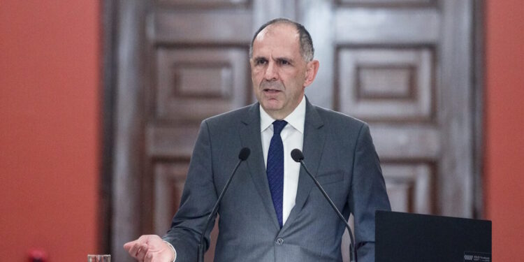 Γιώργος Γεραπετρίτης: Δεν νοείται σήμερα αλλαγή συνόρων δια της βίας – Οι τρεις κίνδυνοι για την Ευρώπη