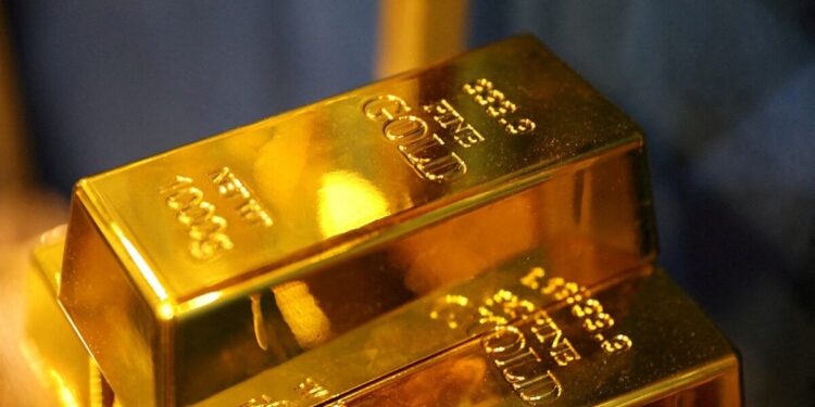 Χρυσός: Υποχωρεί κάτω από τα 4.000 δολάρια