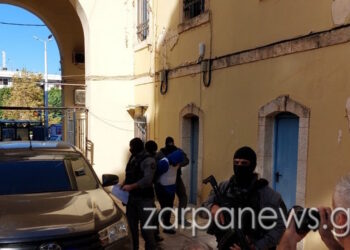 Χανιά: Με αλεξίσφαιρο στον εισαγγελέα ο 23χρονος που δολοφόνησε τον 52χρονο συγγενή του στο χωριό Έλος