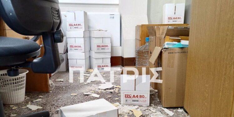 Ηράκλειο: Σοβάδες έπεσαν από το ταβάνι στη Λότζια – Δεν υπάρχουν αναφορές για τραυματίες
