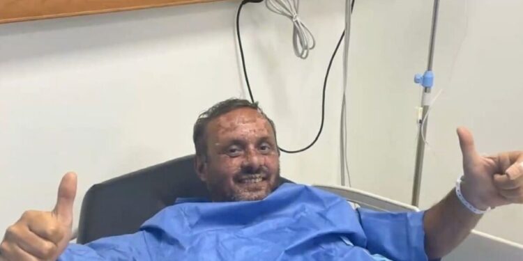 Ο Έλληνας φρουρός πλοίου που κολύμπησε επί 48 ώρες για να ξεφύγει από τους Χούθι – «Δεχτήκαμε 15 πυραύλους, ζούσαμε με το φόβο του θανάτου»