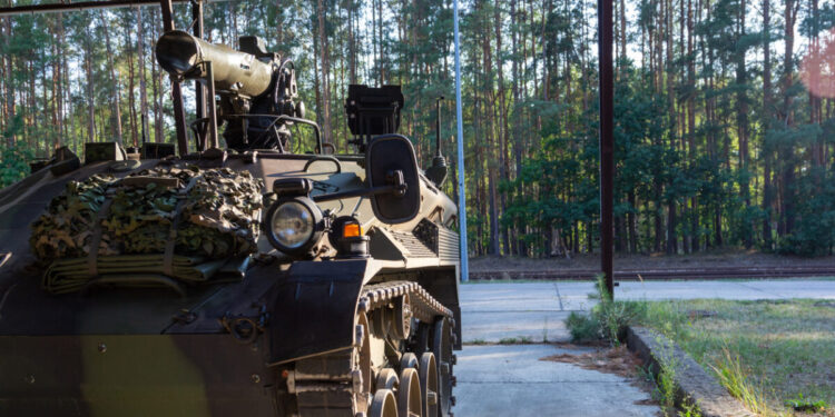 Γερμανία: Βγάζουν εκτός φρένου χρέους τις δαπάνες για τους τόκους για να αυξήσουν τα δάνεια για την άμυνα