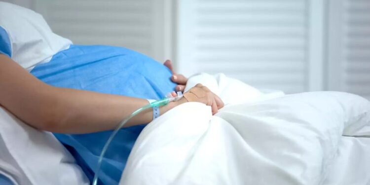 Σοκαριστικό συμβάν ενδοοικογενειακής βίας: Κάρφωσε την έγκυο γυναίκα του με πιρούνι – Κινδυνεύει να χάσει την όρασή της