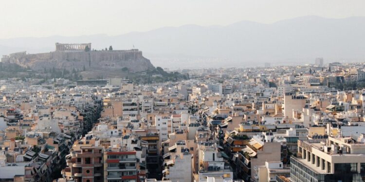 Στεγαστική κρίση: «Αγκάθια» τα κλειστά ακίνητα και το γερασμένο απόθεμα – Στο επίκεντρο οι ανακαινίσεις κατοικιών