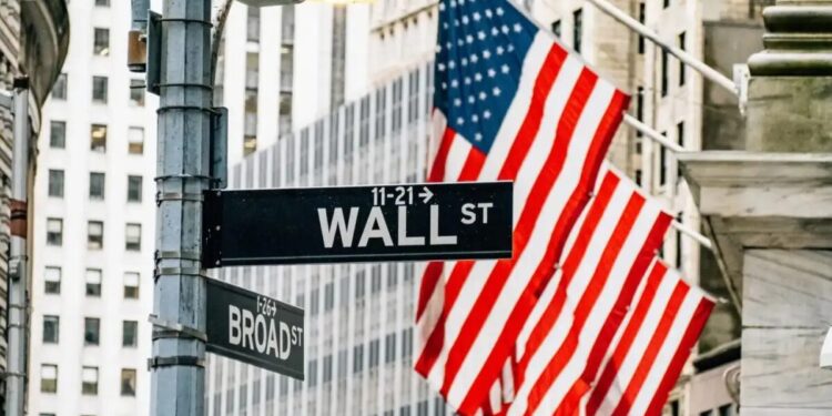 Wall Street: Νέο ιστορικό υψηλό για Dow Jones και S&P 500