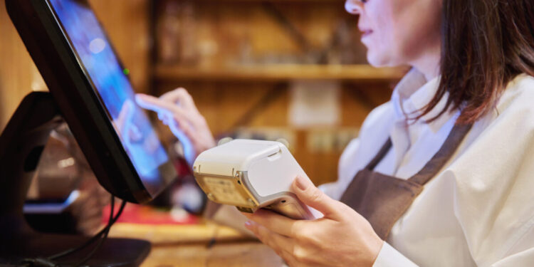 ΑΑΔΕ: Οι πρωταθλήτριες περιοχές στη φοροδιαφυγή – Εστιατόριο στο Ηράκλειο εξαφάνισε 18.500 αποδείξεις αξίας 275.000€