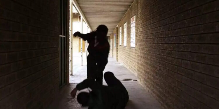 Βόλος: Ένας 12χρονος απείλησε με σουγιά συμμαθητή του για να πάρει το χαρτζιλίκι του