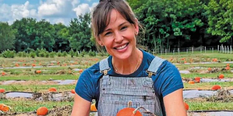 Η σταρ του Χόλιγουντ Τζένιφερ Γκάρνερ οδηγεί την εταιρεία της, «Once Upon a Farm», στο Χρηματιστήριο της Νέας Υόρκης