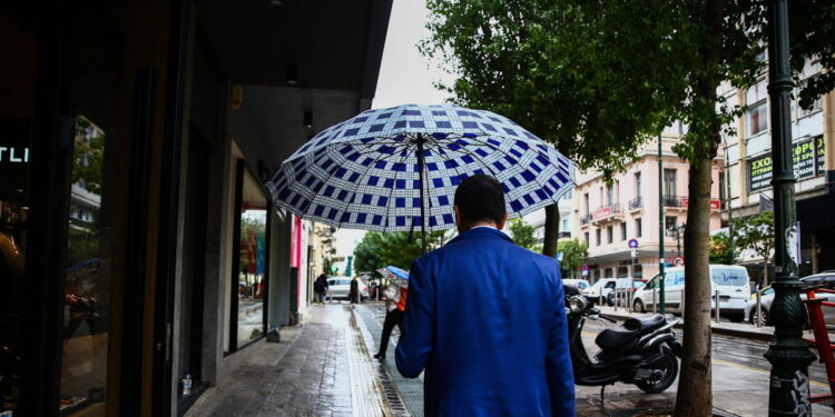 Καιρός αύριο: Ισχυρές καταιγίδες στο Ιόνιο και τα δυτικά – Νεφώσεις και τοπικές βροχές στην υπόλοιπη χώρα