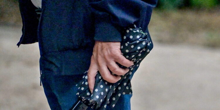 Καιρός σήμερα: Αυξημένες νεφώσεις και τοπικές βροχές σε πολλές περιοχές – Άνοδος της θερμοκρασίας στους 27 βαθμούς