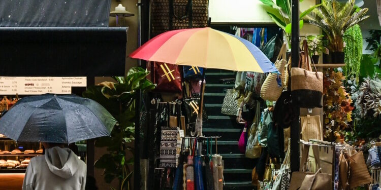 Καιρός αύριο: Βροχές, καταιγίδες και τοπικές νεφώσεις – Φτάνουν τους 25 βαθμούς τα νότια