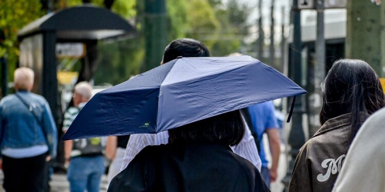 Καιρός σήμερα: Άστατος με βροχές και καταιγίδες σε διάφορες περιοχές – Μικρή άνοδος την θερμοκρασίας στα νότια