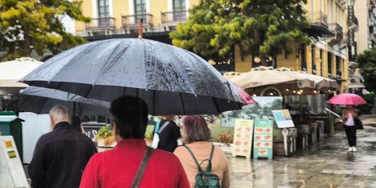 Καιρός σήμερα: Χαλάζι σε Ήπειρο και Ιόνιο – Βροχές και πτώση της θερμοκρασίας σε όλη την Ελλάδα