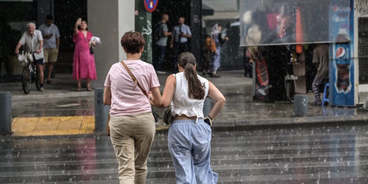 Καιρός αύριο: Βροχές και καταιγίδες σε Ήπειρο και βόρειο Ιόνιο – Έως τους 25 βαθμούς θα φτάσει η θερμοκρασία