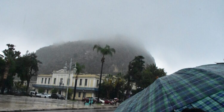 Καιρός σήμερα: Στους 30 βαθμούς ο υδράργυρος – Βροχές και καταιγίδες σε πολλές περιοχές