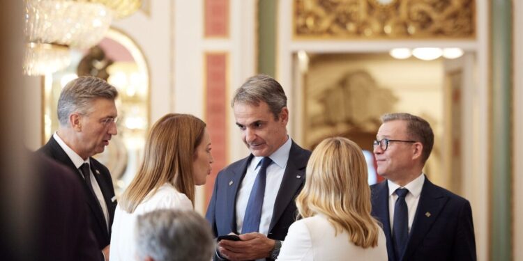 Πανευρωπαϊκή αμυντική θωράκιση προωθούν οι Βρυξέλλες ως απάντηση στις απειλές της Ρωσίας – Δεκτή η θέση της Ελλάδας στην Σύνοδο Κορυφής