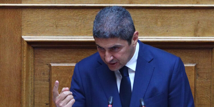 Ο Λευτέρης Αυγενάκης απαντά στον Στέφανο Κασσελάκη με το Ε9 και δίνει ραντεβού μαζί του στα δικαστήρια