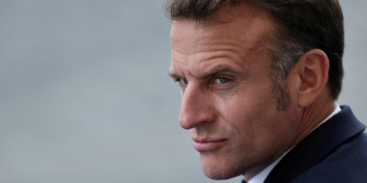 Κλιμακώνεται το πολιτικό θρίλερ στη Γαλλία: Σε υψηλό 9μηνου το ασφάλιστρο κινδύνου χρεοκοπίας – Τα επόμενα κρίσιμα ορόσημα για την οικονομία