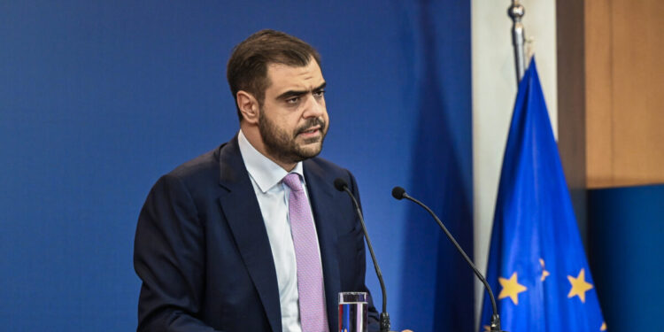 Μαρινάκης για Τσίπρα: Την τελευταία φορά που είχε μιλήσει για θάλασσες και φουρτούνες ψάχναμε για σωσίβιο