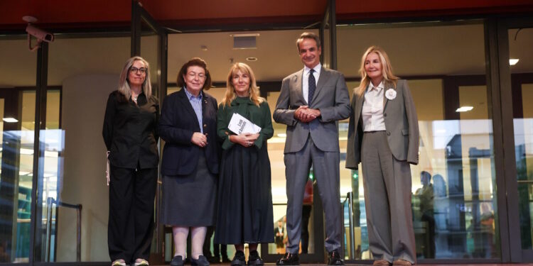 Κυριάκος Μητσοτάκης και Μαρέβα Γκραμπόφσκι στο Μουσείο Σύγχρονης Τέχνης