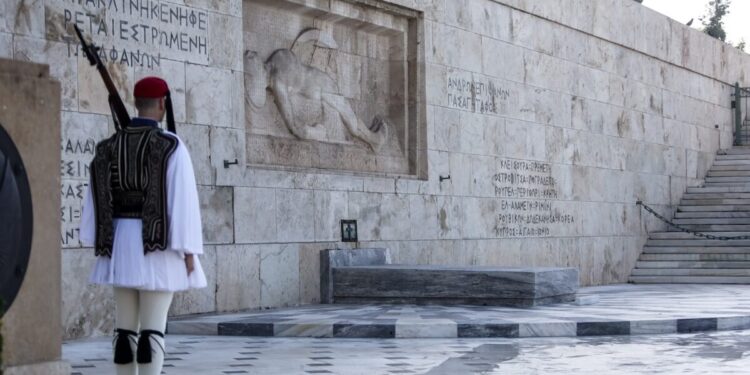 28η Οκτωβρίου 2025: Τα μέτρα για την παρέλαση – Τεστ για την ΕΛΑΣ ο νέος νόμος για το μνημείο του Αγνώστου Στρατιώτη