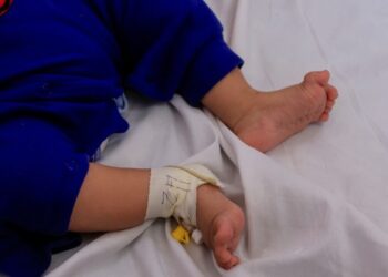 Ηράκλειο: Σε σοβαρή κατάσταση νεογέννητο μετανάστριας που γέννησε λίγο μετά τη διάσωσή της