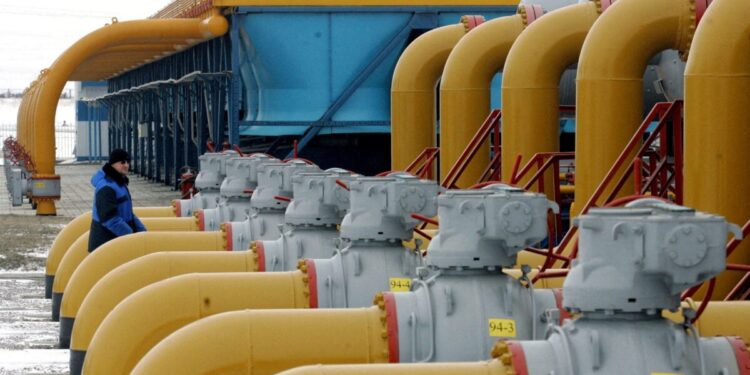 Οι ρωσικές επιθέσεις μειώνουν στο 50% την παραγωγή φυσικού αερίου στην Ουκρανία ενόψει του χειμώνα